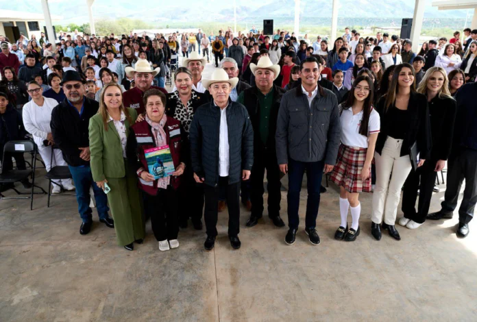 Durazo inaugura telebachillerato en Nácori Chico y asegura becas de 2 mil pesos a estudiantes Durazo inaugura telebachillerato en Nácori Chico y asegura becas de 2 mil pesos a estudiantes