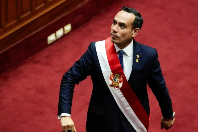 Perú destituye a su octavo presidente en 10 años