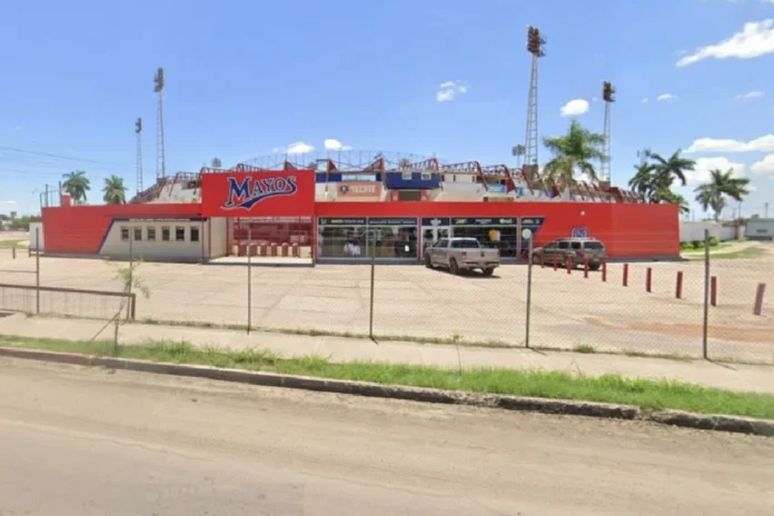 Durazo promete remodelar el estadio Ciclón Echeverría en Navojoa con inversión de 120 mdp