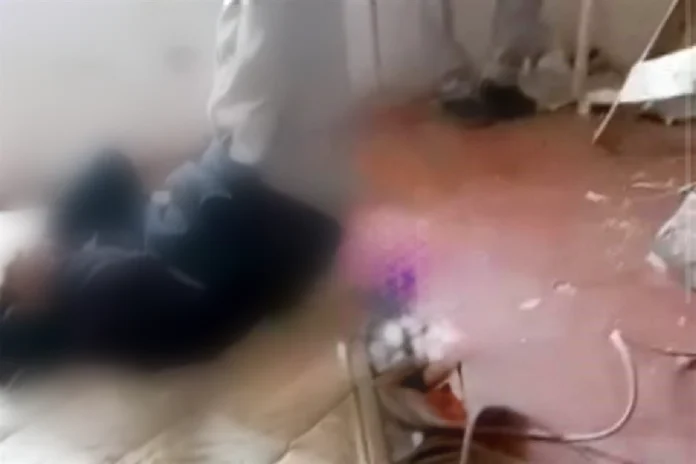 Estudiante golpeado con tablas por compañeros tras rechazar drogas Estudiante golpeado con tablas por compañeros tras rechazar drogas en secundaria de Tlayacapan Morelos