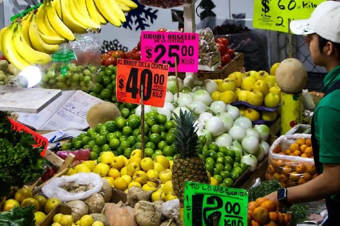 Inflación en México sube a 4.63% por alza en jitomate, limón y verduras