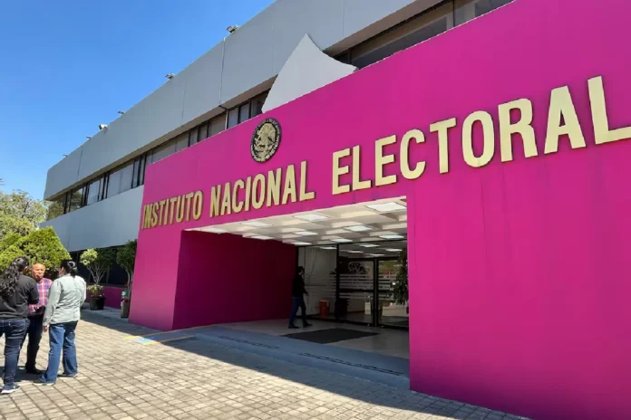 Ricardo Salinas Pliego y polémica por spot de Morena que el INE decidió mantener al aire