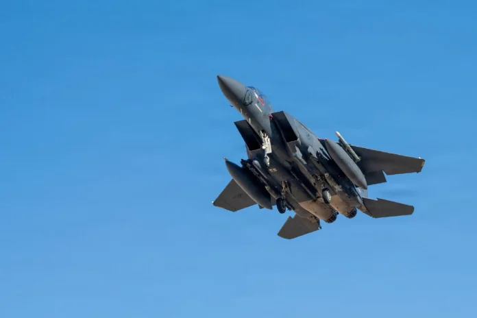 Derriban aviones de EU en Irán hay un militar desaparecido