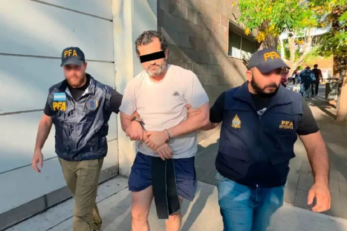 Detienen en Argentina a contralmirante mexicano por huachicol fiscal Detienen en Argentina a contralmirante mexicano por huachicol fiscal