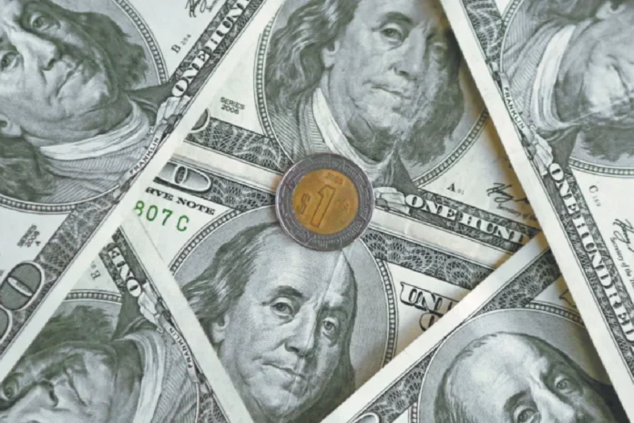 Precio del dólar frente al peso mexicano tras decisiones económicas en Estados Unidos