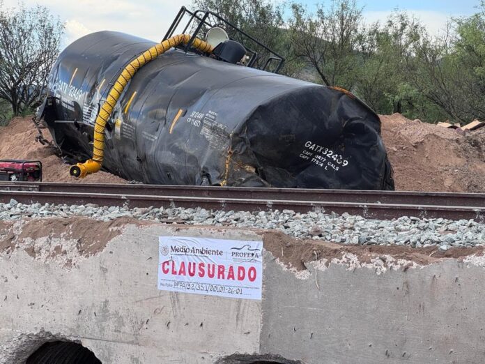 Descarrilamiento de tren de Ferromex provoca derrame químico en Naco Sonora Descarrilamiento de tren de Ferromex provoca derrame químico en Naco Sonora
