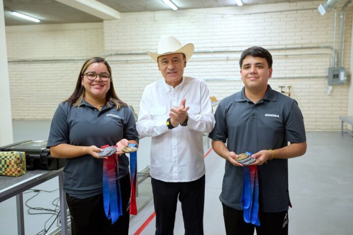 Alfonso Durazo entrega instalaciones deportivas renovadas para atletas sonorenses en Hermosillo Alfonso Durazo entrega instalaciones deportivas renovadas para atletas sonorenses en Hermosillo