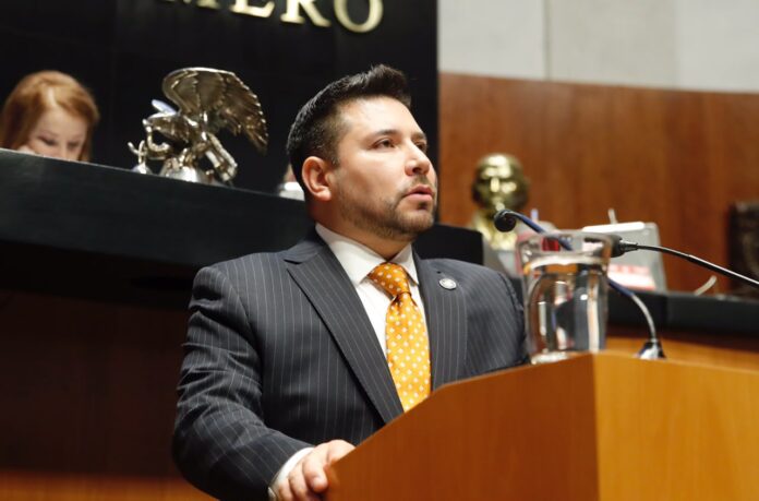 El senador Iván Jaimes Archundia durante su participación en el debate sobre los derechos de las audiencias en México. El senador Iván Jaimes Archundia durante su participación en el debate sobre los derechos de las audiencias en México.