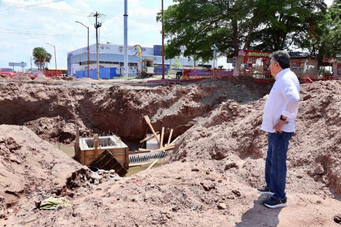 Las lluvias del 8 de agosto dejaron daños en Ciudad Obregón, pero el paso a desnivel recuperó el tránsito en solo 2.5 horas. Las lluvias del 8 de agosto dejaron daños en Ciudad Obregón, pero el paso a desnivel recuperó el tránsito en solo 2.5 horas.