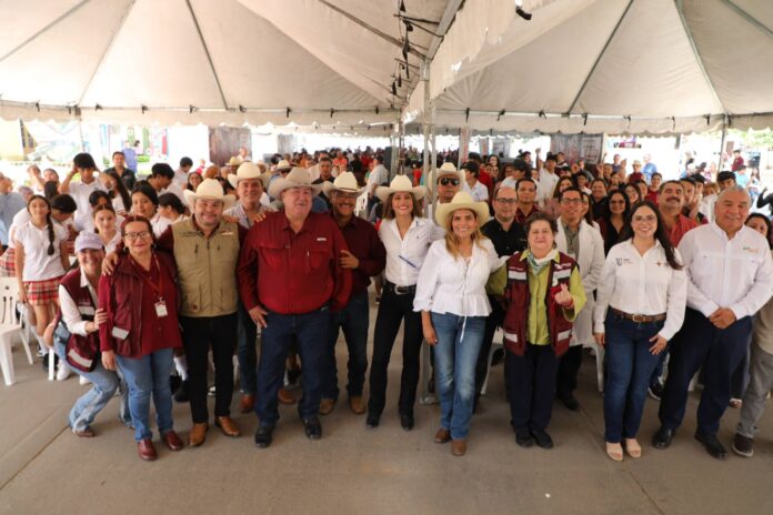 Sonora Atiende acerca servicios a familias de Ures y municipios de la región