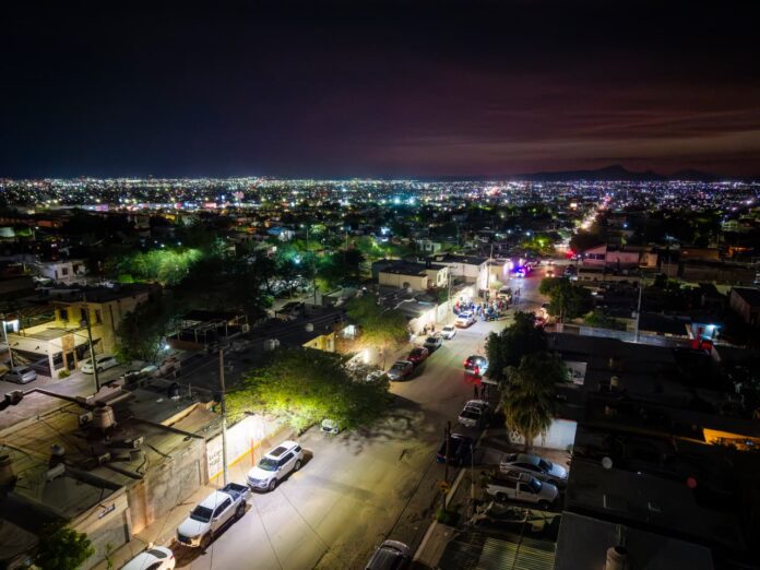 Antonio Astiazarán entregó el corredor Camina Segura número 155 en la colonia Los Ángeles de Hermosillo. Antonio Astiazarán entregó el corredor Camina Segura número 155 en la colonia Los Ángeles de Hermosillo.