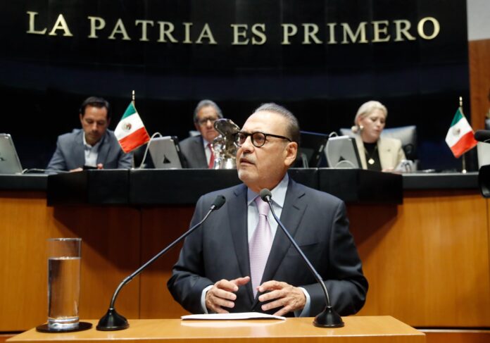 Manlio Fabio Beltrones cuestiona reforma de nacionalidad única en el Senado