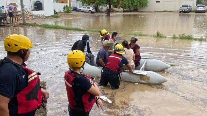 Inundación en clínica del IMSS en San José del Cabo, Baja California Sur