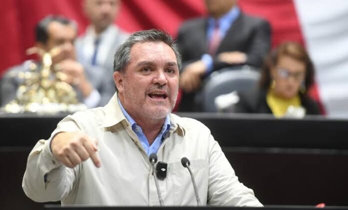 Federico Döring cuestiona costos de obras públicas ante Édgar Amador Federico Döring cuestiona costos de obras públicas ante Édgar Amador