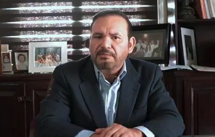 Alejandro López Caballero durante posicionamiento político sobre PAN Sonora y Movimiento Ciudadano rumbo a 2027