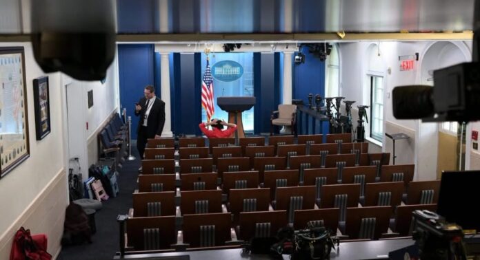Trump y veto a CNN MS NOW y Politico de la Casa Blanca Trump y veto a CNN MS NOW y Politico de la Casa Blanca