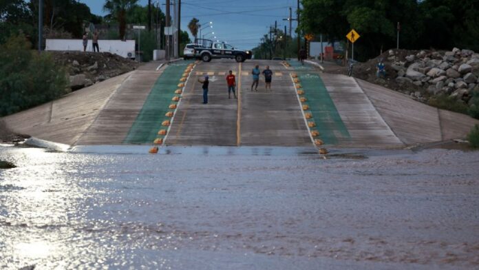 Huracán Polo deja saldo blanco en Baja California Sur y avanza hacia Sonora