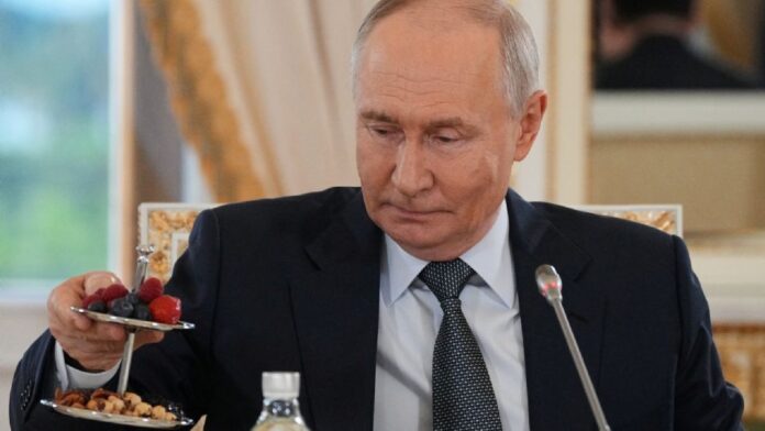 Putin recibe a enviados de Trump para negociar el fin de la guerra en Ucrania Putin recibe a enviados de Trump para negociar el fin de la guerra en Ucrania