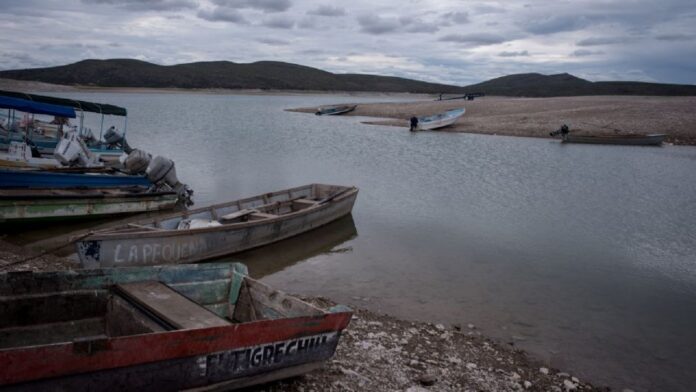 Sobreexplotación de agua subterránea y presión sobre los acuíferos de México Sobreexplotación de agua subterránea y presión sobre los acuíferos de México