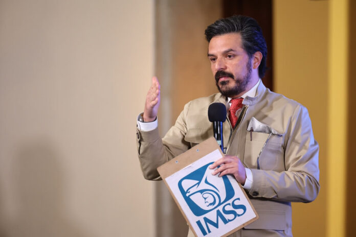 Sheinbaum descarta salida de Zoé Robledo del IMSS tras protestas Sheinbaum descarta salida de Zoé Robledo del IMSS tras protestas