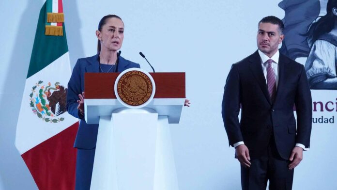 Claudia Sheinbaum y Omar García Harfuch durante un acto oficial en México